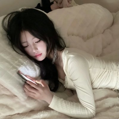 战火中的花蕾